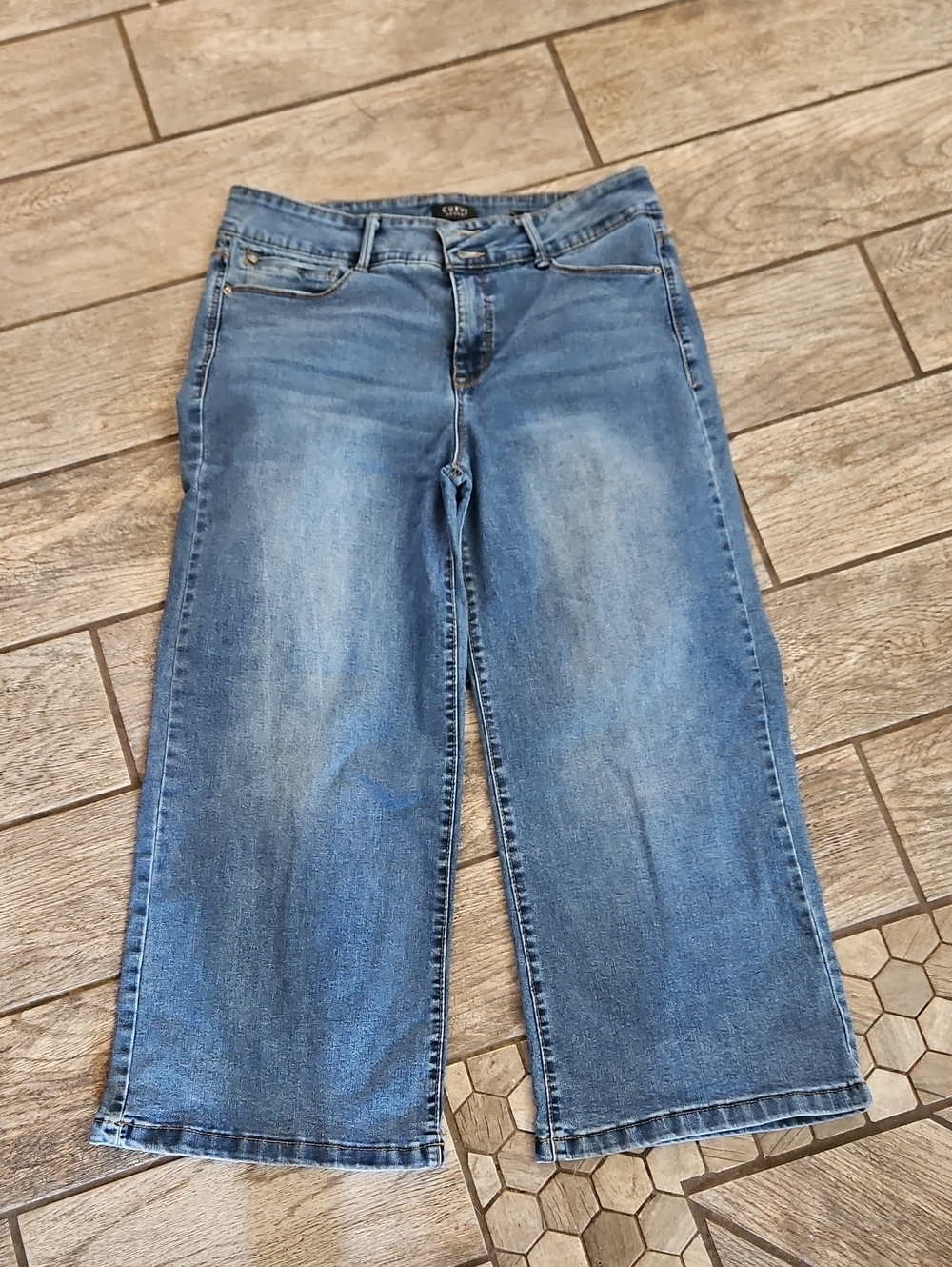 Curve Appeal Wide-Leg Jeans Size 14